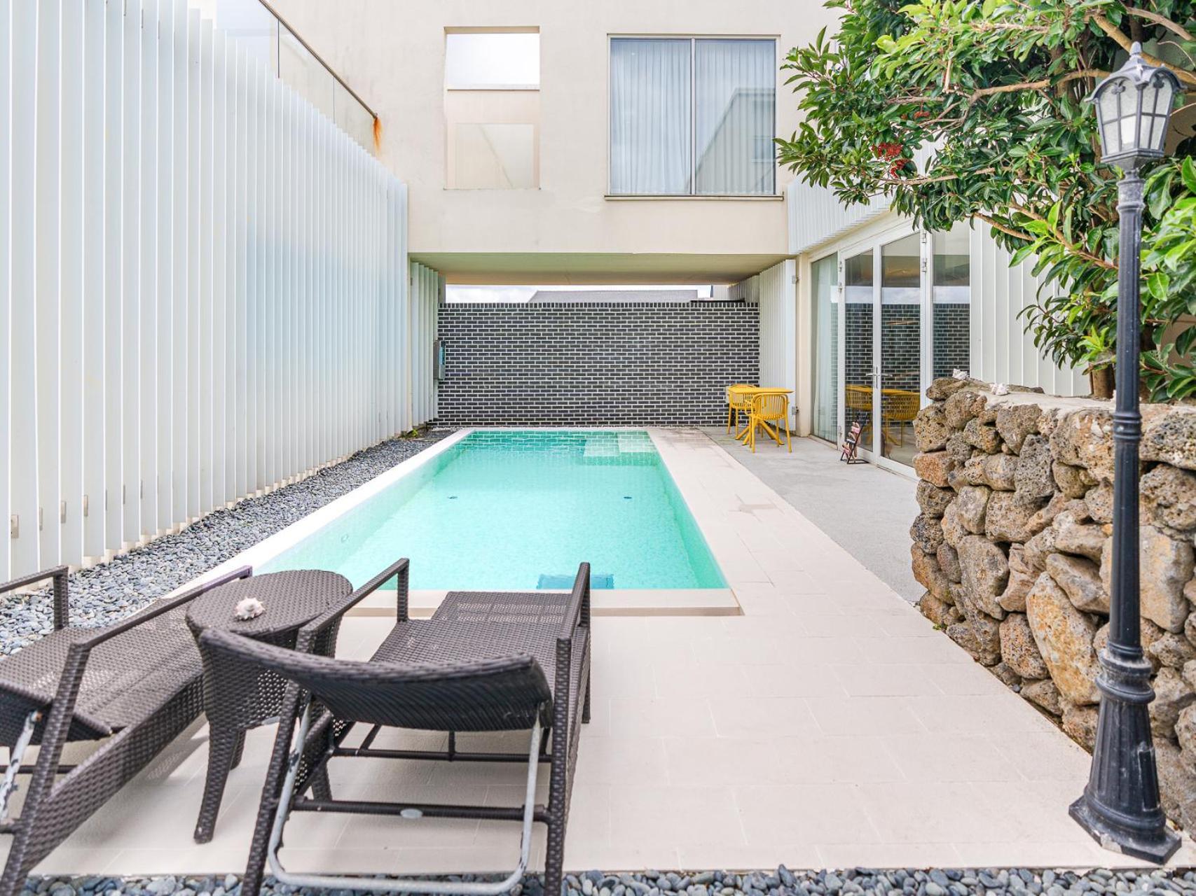 Boutique Pool Villa Namib Jeju Exterior photo