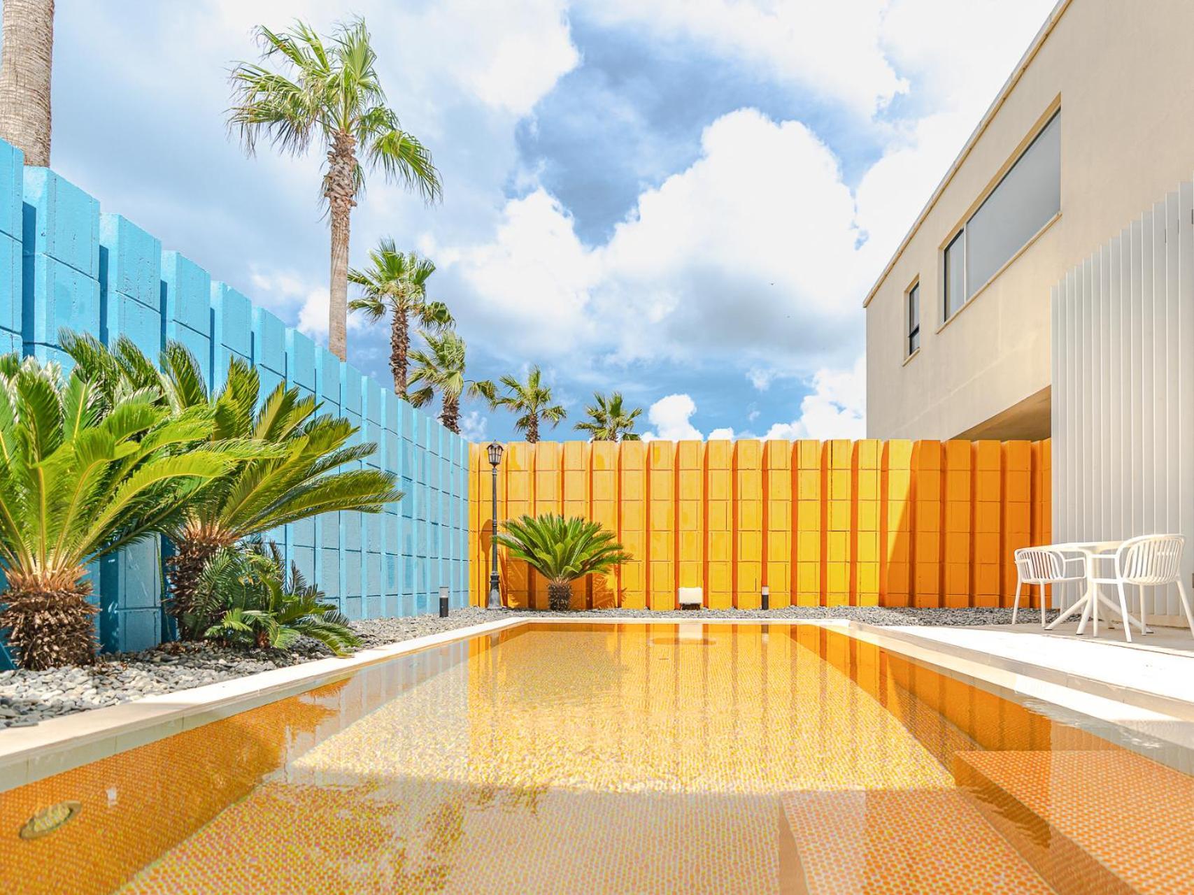 Boutique Pool Villa Namib Jeju Exterior photo